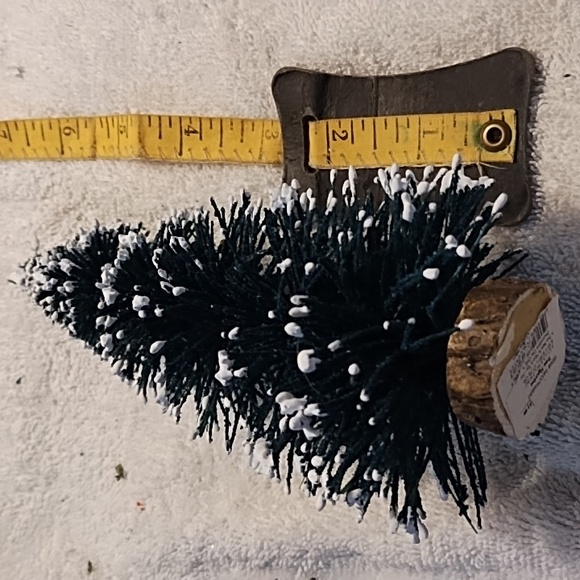 Christmas village trees - Picture 5 of 7